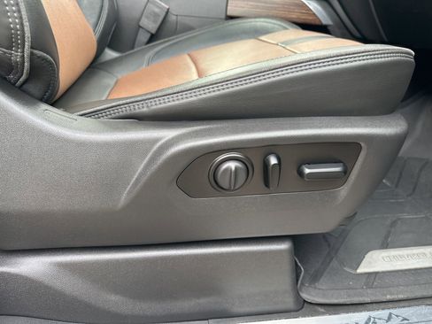 Used 2020 Chevrolet Silverado 3500 High Country w/ Z71 Off-Road Package image 45