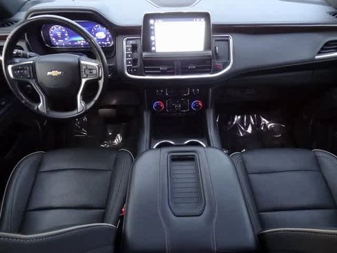 Used 2022 Chevrolet Suburban Premier image 14