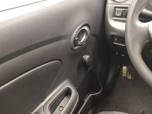Used 2018 Nissan Versa S Plus FWD image 22