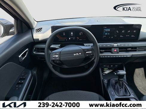 New 2025 Kia K4 LXS image 16