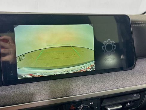 Used 2025 Nissan Kicks SV image 10