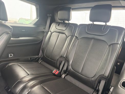 Used 2024 Jeep Grand Cherokee L Limited w/ Luxury Tech Group II image 36