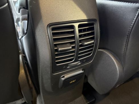 Used 2016 Ford Escape Titanium FWD image 33