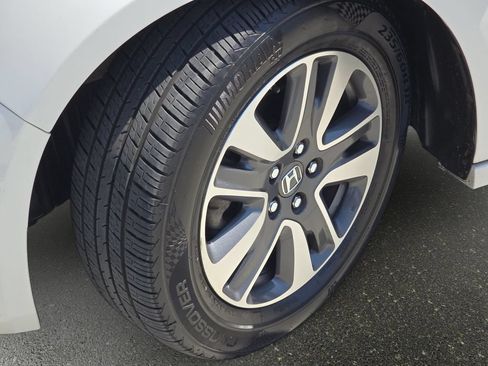 Used 2017 Honda Odyssey Touring image 38