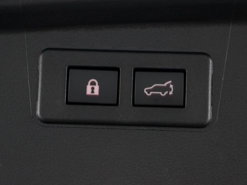 Used 2023 Subaru Outback Premium image 30