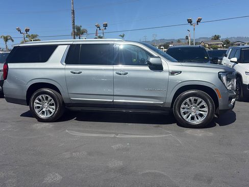 Used 2025 GMC Yukon XL Denali AWD/4WD image 2