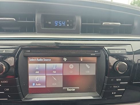 Used 2014 Toyota Corolla LE FWD image 8
