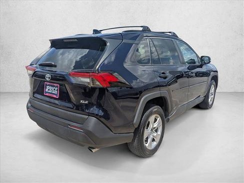 Used 2020 Toyota RAV4 XLE FWD image 5