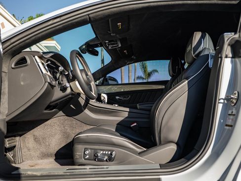 Used 2024 Bentley Continental GT image 2