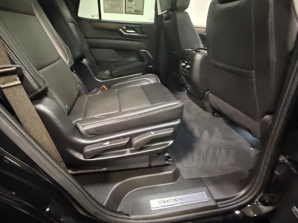 Used 2025 GMC Yukon Denali w/ Denali Reserve Package AWD/4WD image 64