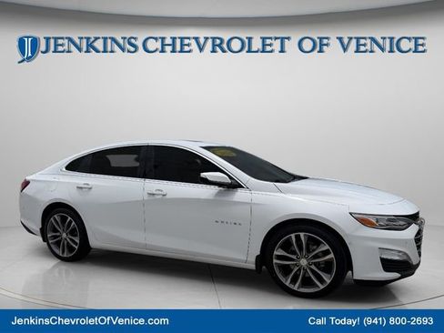 Used 2022 Chevrolet Malibu Premier FWD image 2