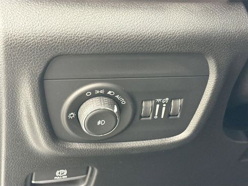 Used 2021 Jeep Grand Cherokee L Limited AWD/4WD image 16