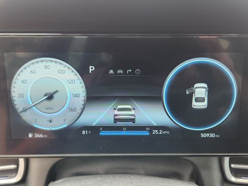 Used 2025 Hyundai Elantra SEL FWD image 11