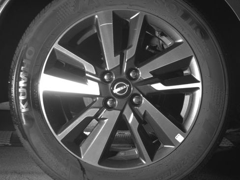 Used 2025 Nissan Versa SV FWD image 15