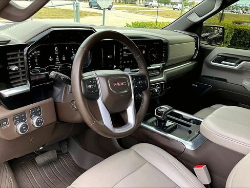 Used 2023 GMC Sierra 1500 SLT w/ SLT Premium Package AWD/4WD image 19