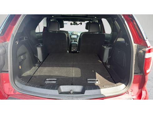 Used 2019 Ford Explorer XLT w/ Equipment Group 202A AWD/4WD image 27