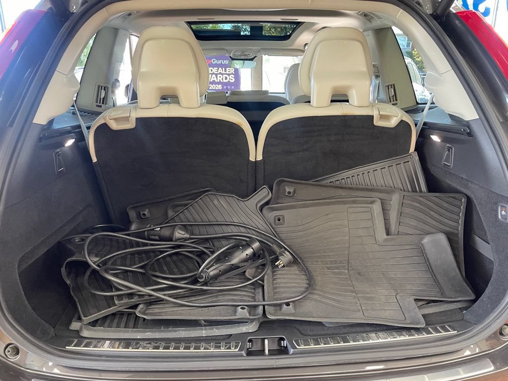 Used 2025 Volvo XC90 T8 Ultra AWD/4WD image 12
