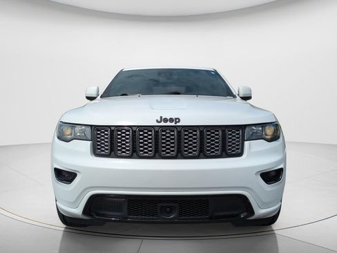 Used 2021 Jeep Grand Cherokee Laredo X RWD image 2