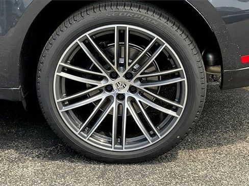 New 2025 Porsche Macan image 17