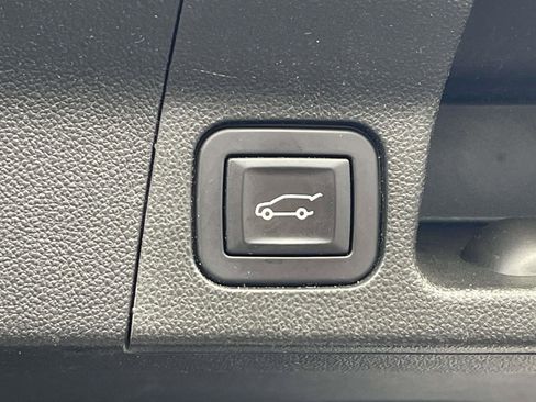 Used 2017 GMC Acadia Denali w/ Technology Package image 22