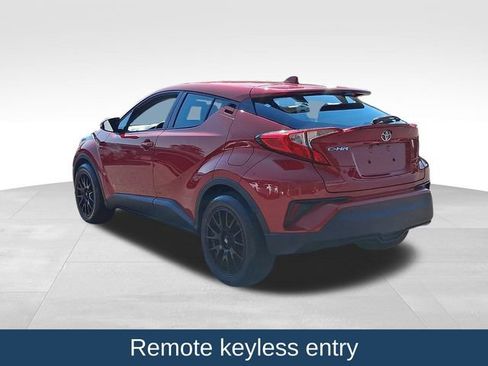 Used 2022 Toyota C-HR XLE FWD image 5