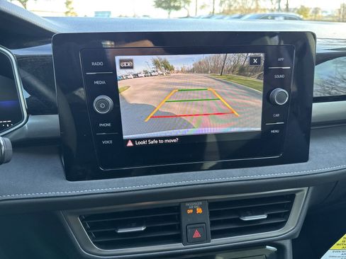 Used 2025 Volkswagen Taos SE image 45