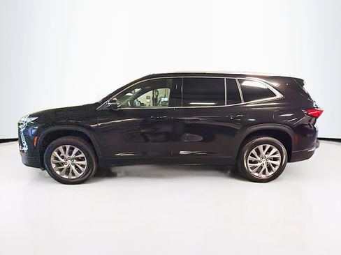 Used 2025 Buick Enclave Preferred image 4
