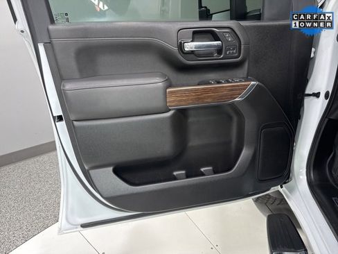 Used 2022 GMC Sierra 2500 SLT w/ SLT Convenience Package image 8