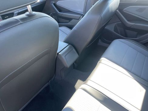 Used 2025 Volkswagen Jetta SE image 24