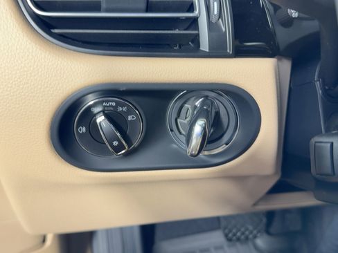 Used 2026 Porsche Macan image 19