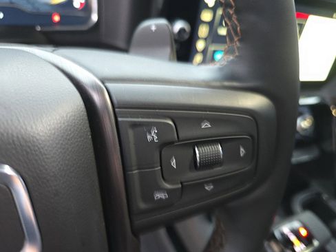 Used 2025 GMC Sierra 1500 AT4 w/ Technology Package image 18