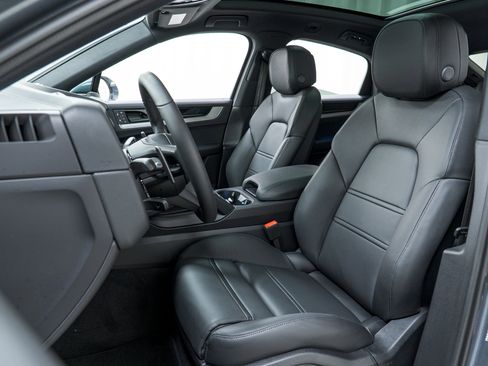 New 2026 Porsche Cayenne Coupe AWD/4WD image 17