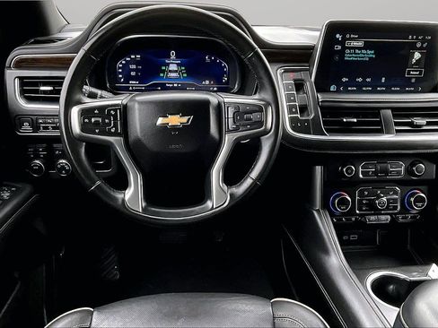 Used 2023 Chevrolet Suburban Premier AWD/4WD image 5
