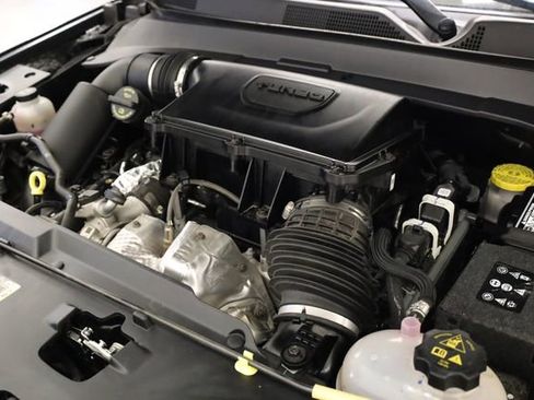 Used 2025 Jeep Compass Latitude AWD/4WD image 9