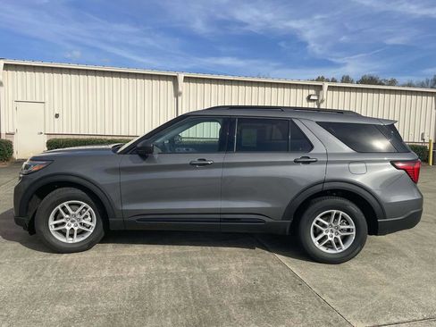 New 2026 Ford Explorer Active w/ Active Comfort Package RWD image 6