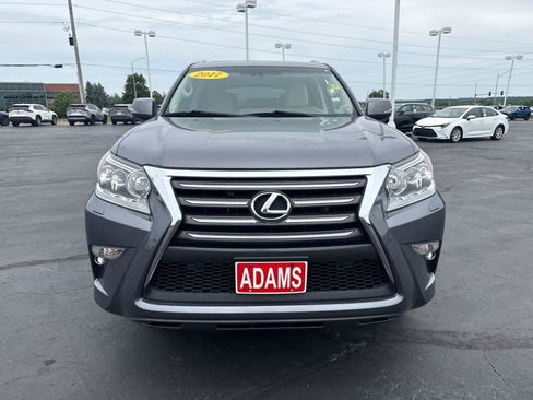 Used 2017 Lexus GX 460 Luxury w/ Preferred Accessory Package AWD/4WD image 3
