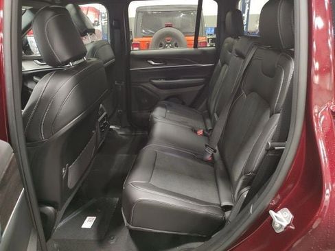 New 2026 Jeep Grand Cherokee Laredo image 15