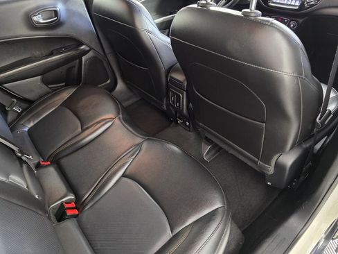 Certified 2019 Jeep Compass Limited image 29