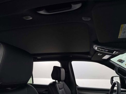 New 2025 Jeep Wagoneer L Series II w/ Premium Group I image 32