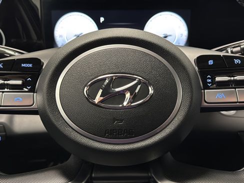 Used 2023 Hyundai Elantra SEL w/ Convenience Package FWD image 15