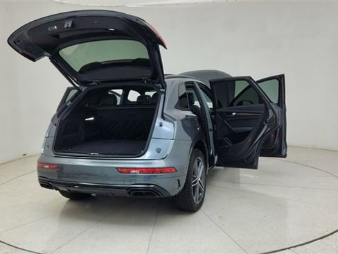 Used 2025 Audi Q5 e Premium Plus w/ Premium Plus Package image 72