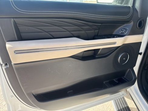 Used 2024 Ford Expedition Max Platinum image 32