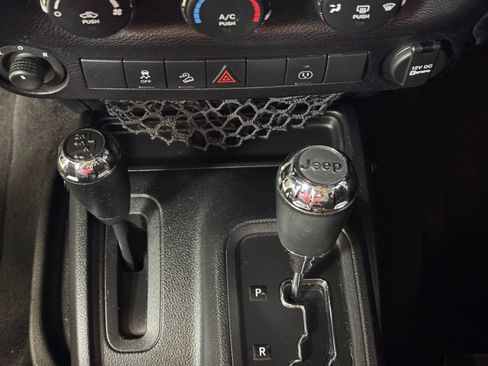 Used 2016 Jeep Wrangler Unlimited Sahara w/ Dual Top Group AWD/4WD image 32