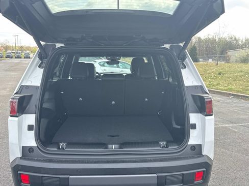 New 2026 Jeep Cherokee Overland image 13