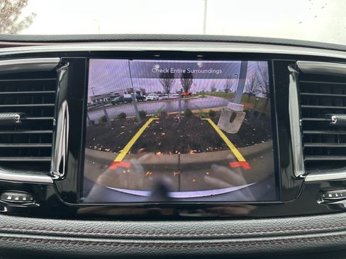 Used 2019 Chrysler Pacifica Limited image 24