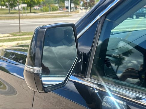 Used 2018 Cadillac Escalade Luxury image 28