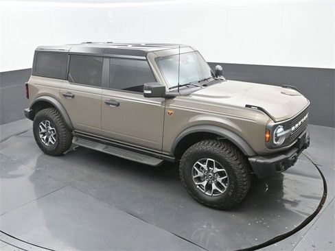 Used 2025 Ford Bronco Badlands image 27