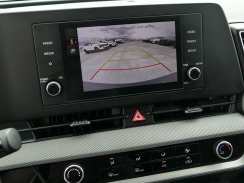 Used 2025 Kia Sportage LX FWD image 19