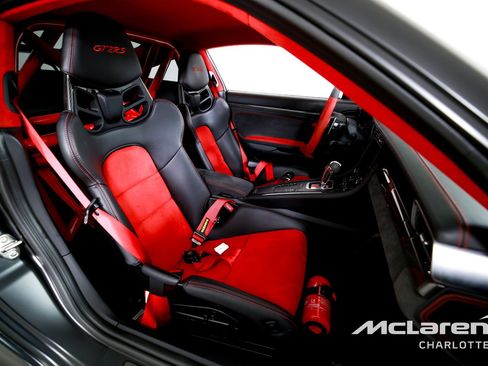 Used 2018 Porsche 911 GT2 RS RWD image 19