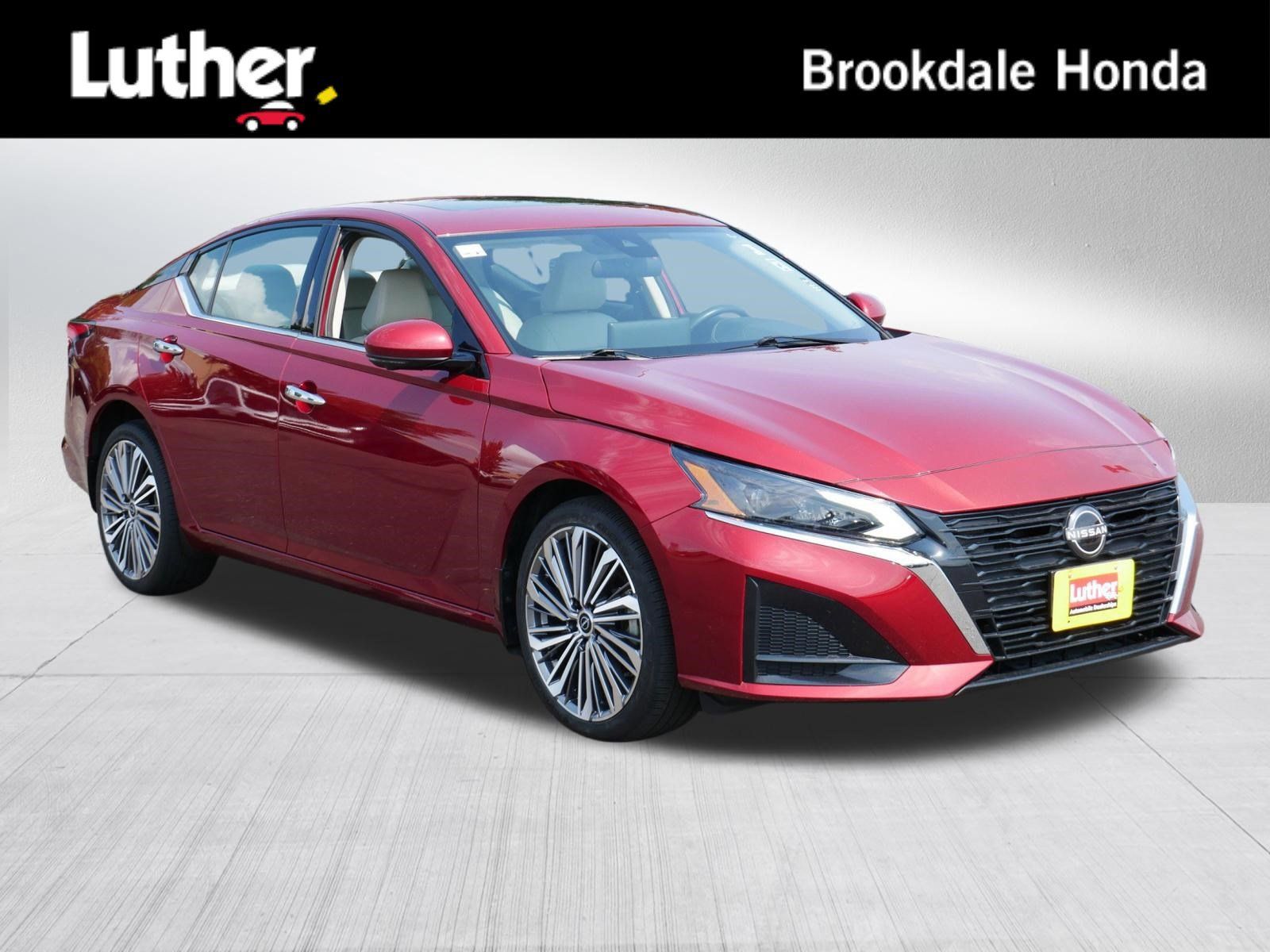 Used 2023 Nissan Altima 2.5 SL AWD/4WD image 1